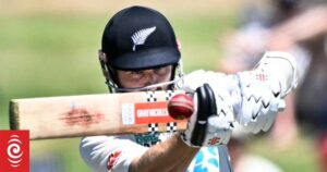 Williamson bats in his old school approach