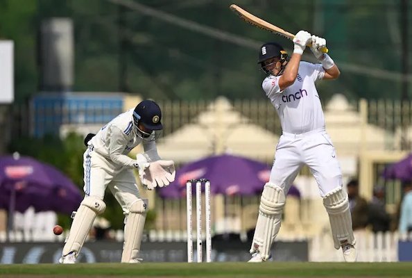 Root puts England back on track