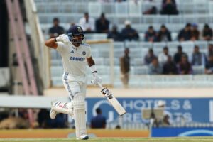 Jurel's stubbornness takes India close to England