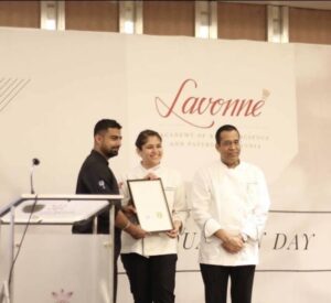 The picture has been given by Mabelle